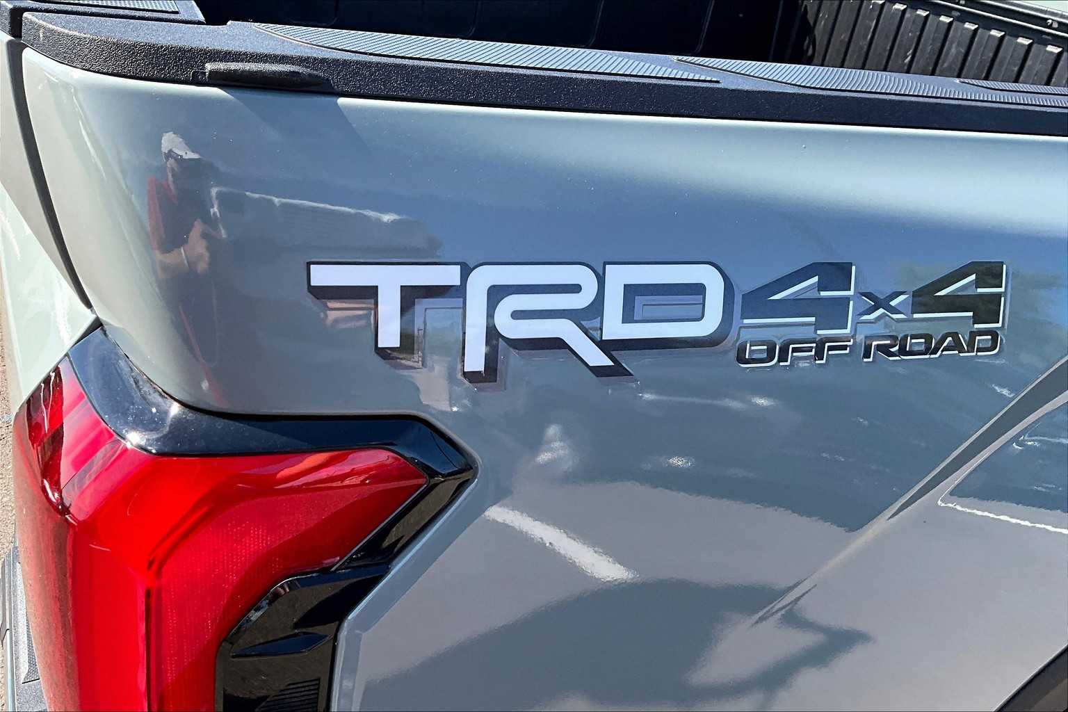 2024 Toyota Tundra CrewMax SR5 photo 9