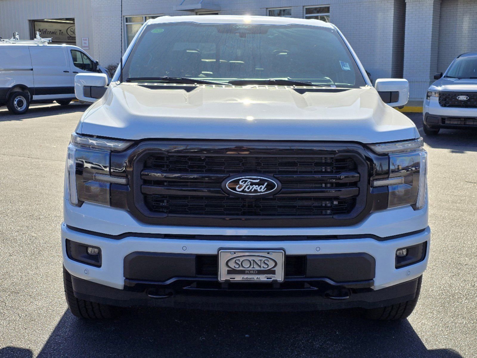 2025 Ford F-150 Lariat photo 3