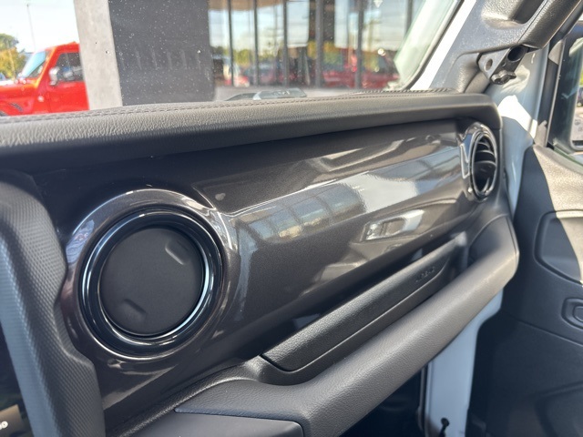 2022 Jeep Wrangler Unlimited Sahara Altitude photo 22