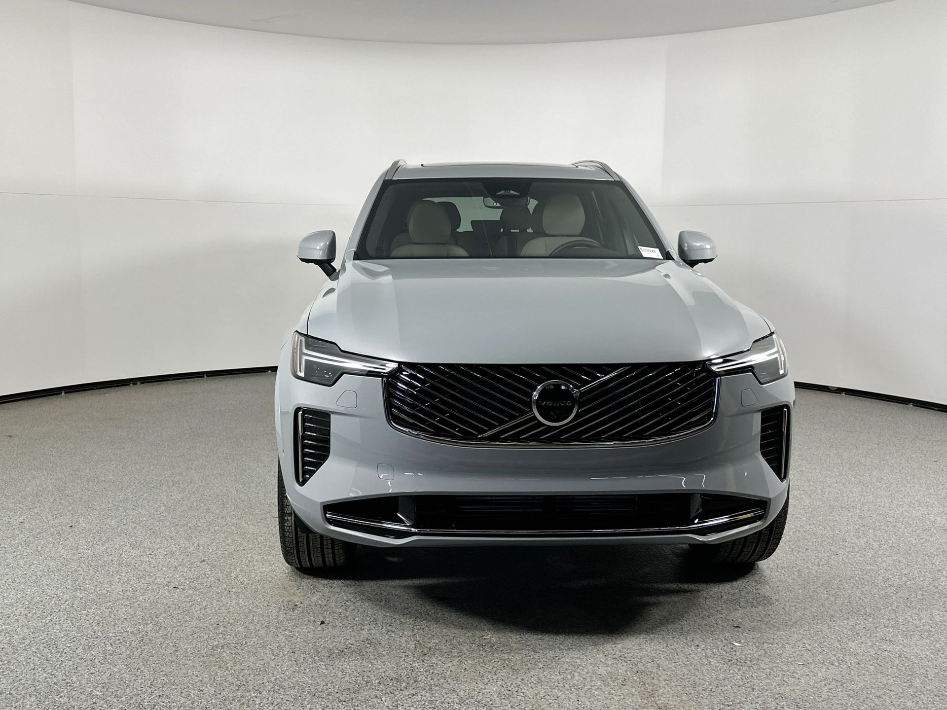 2025 Volvo XC90 T8 AWD Plus photo 2