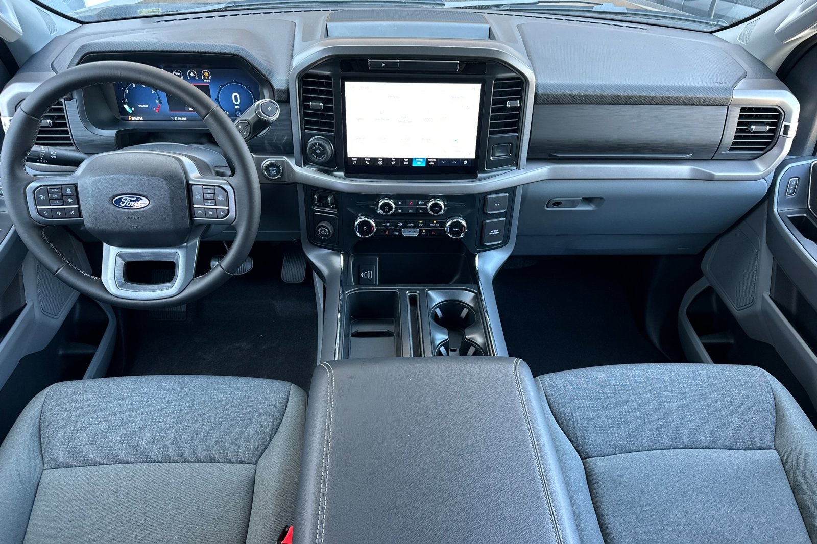2025 Ford F-150 XLT photo 12
