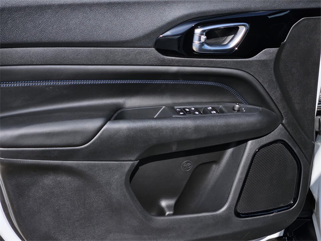 2025 Jeep Compass North Edition Latitude photo 10