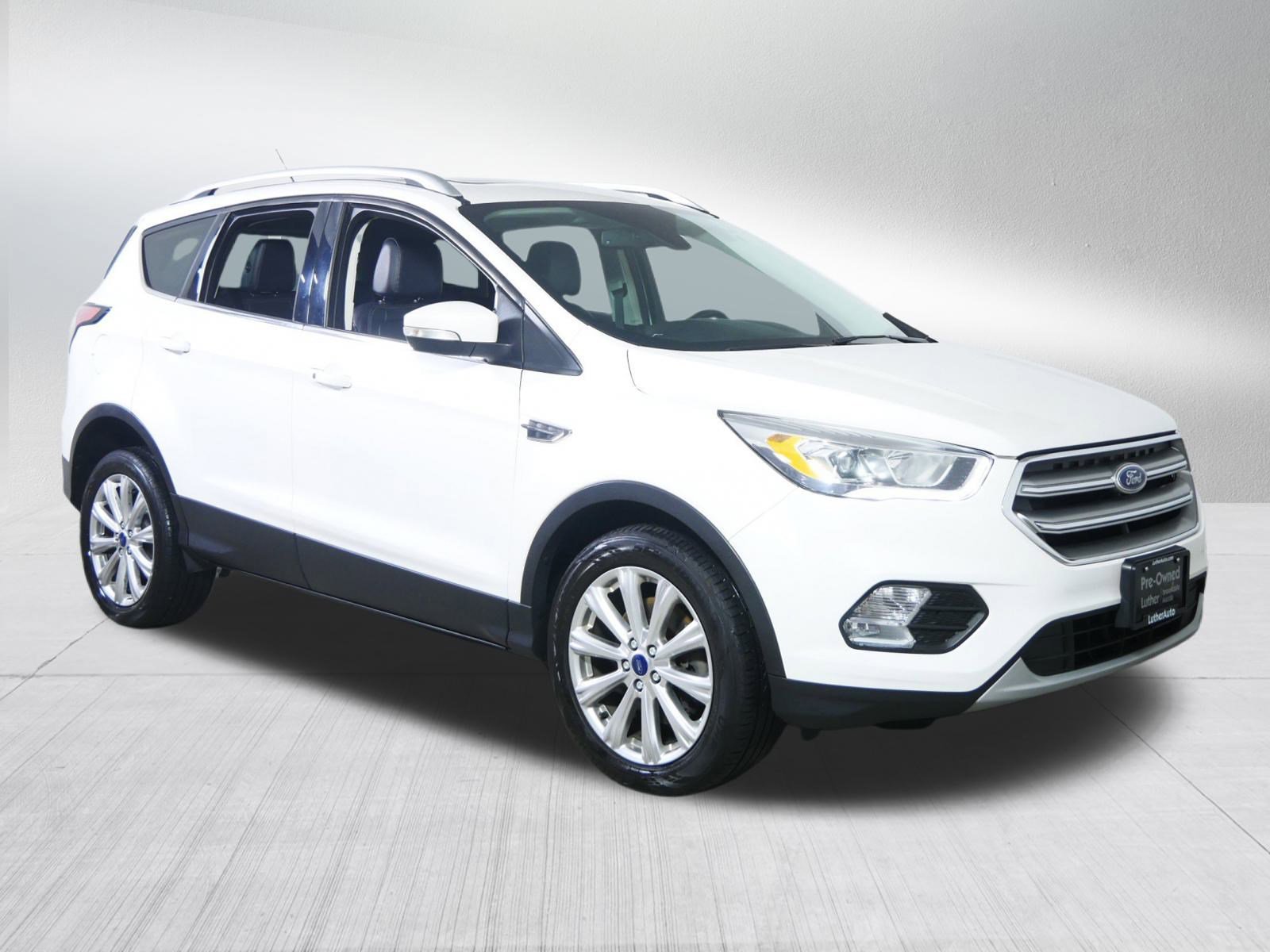 2017 Ford Escape Titanium's photo