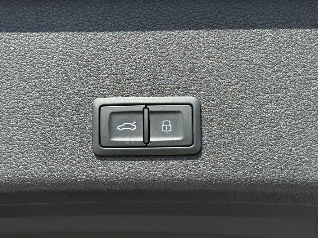 2024 Audi Q8 E-tron Premium Plus photo 11