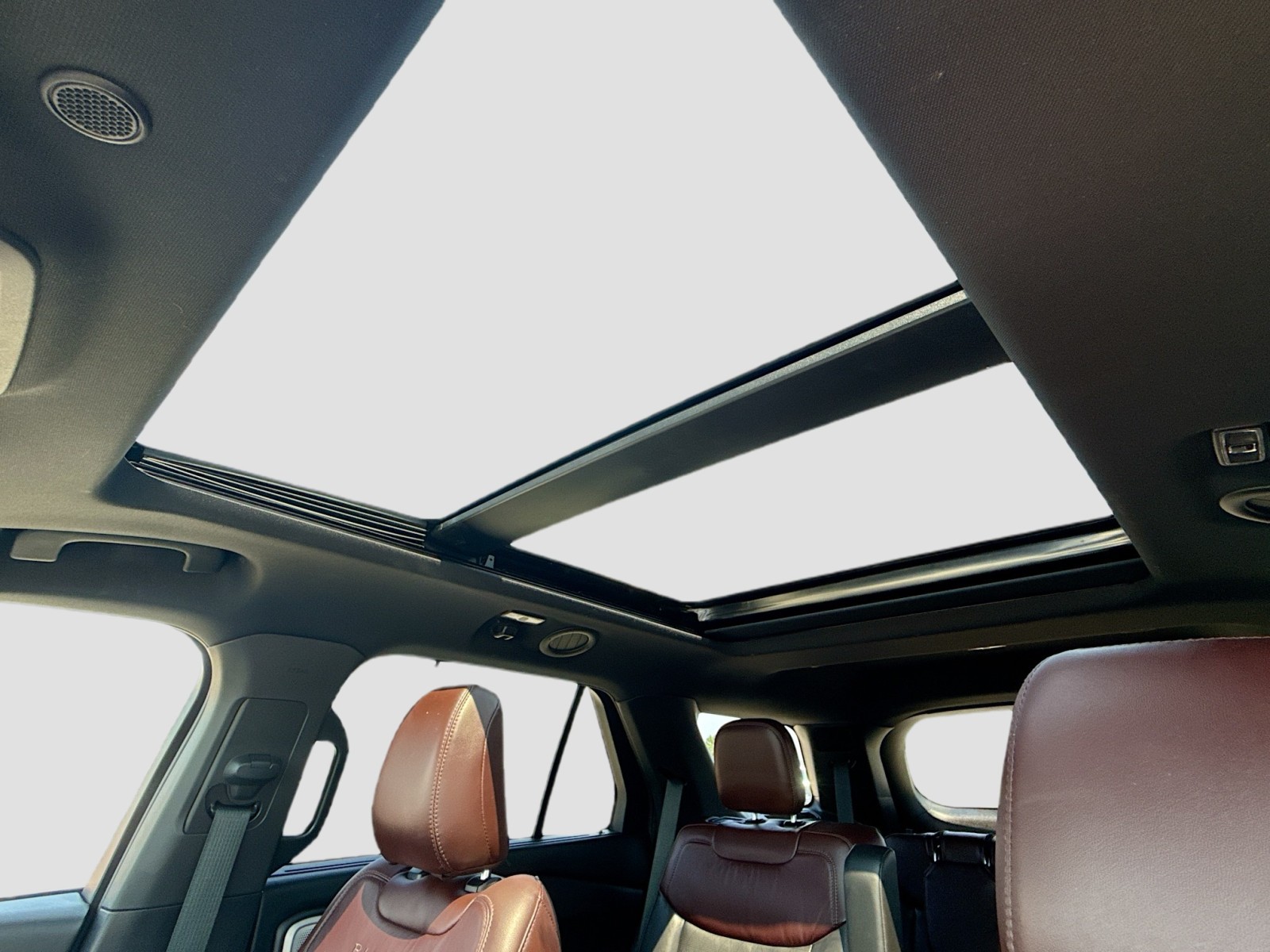 2022 Ford Explorer Platinum photo 21