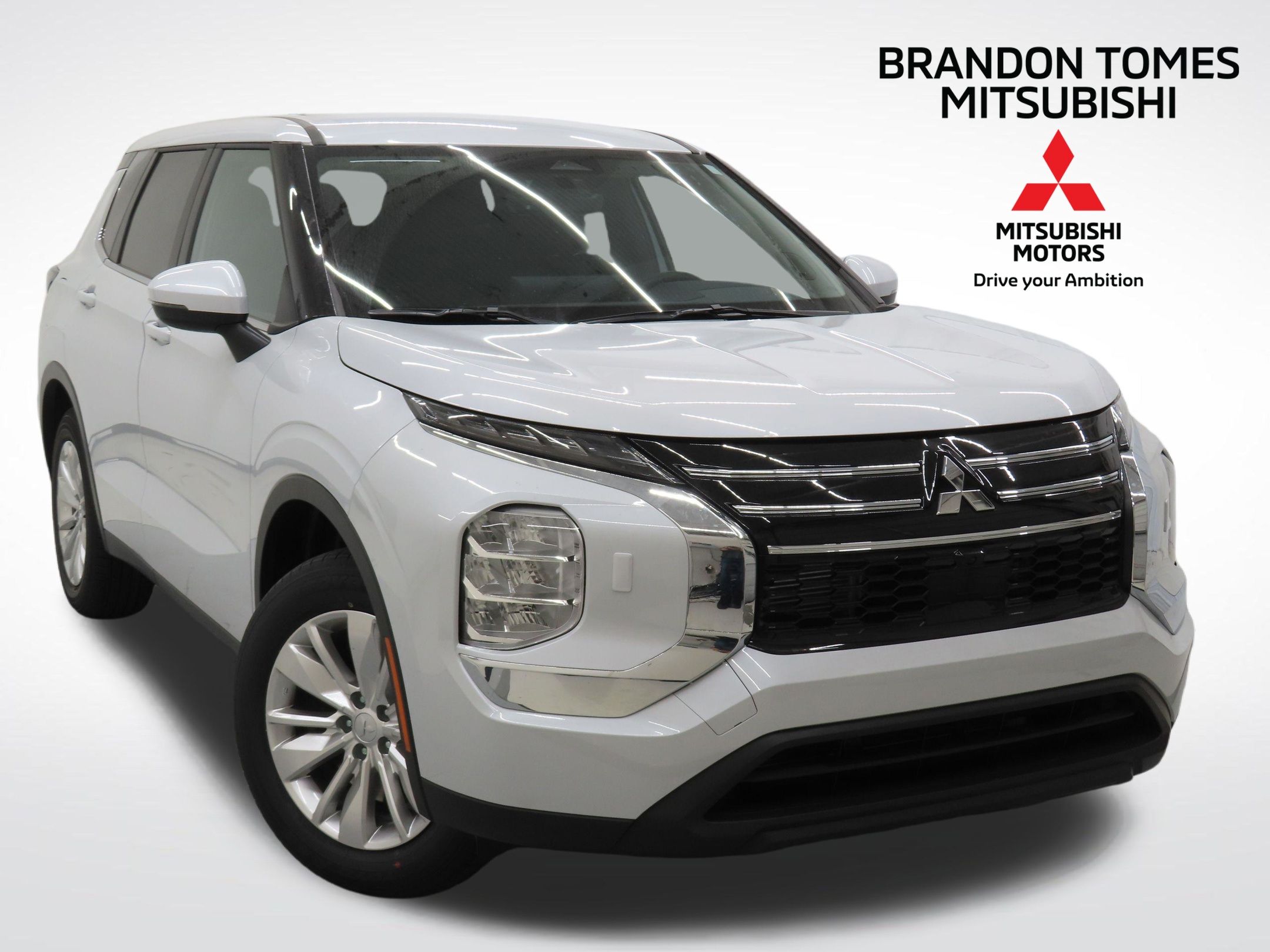 2026 Mitsubishi Outlander ES's photo