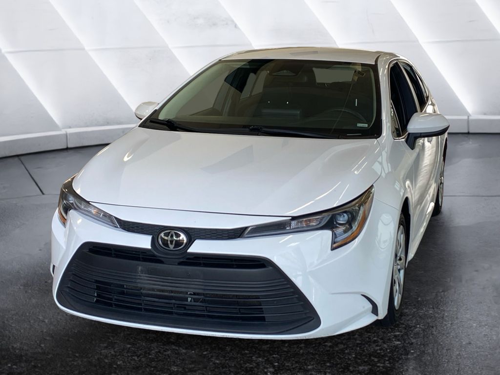 2023 Toyota Corolla LE photo 3