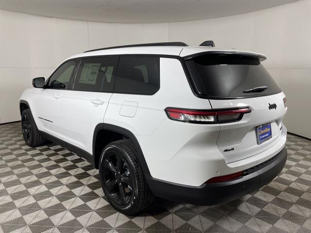 2025 Jeep Grand Cherokee Limited photo 8