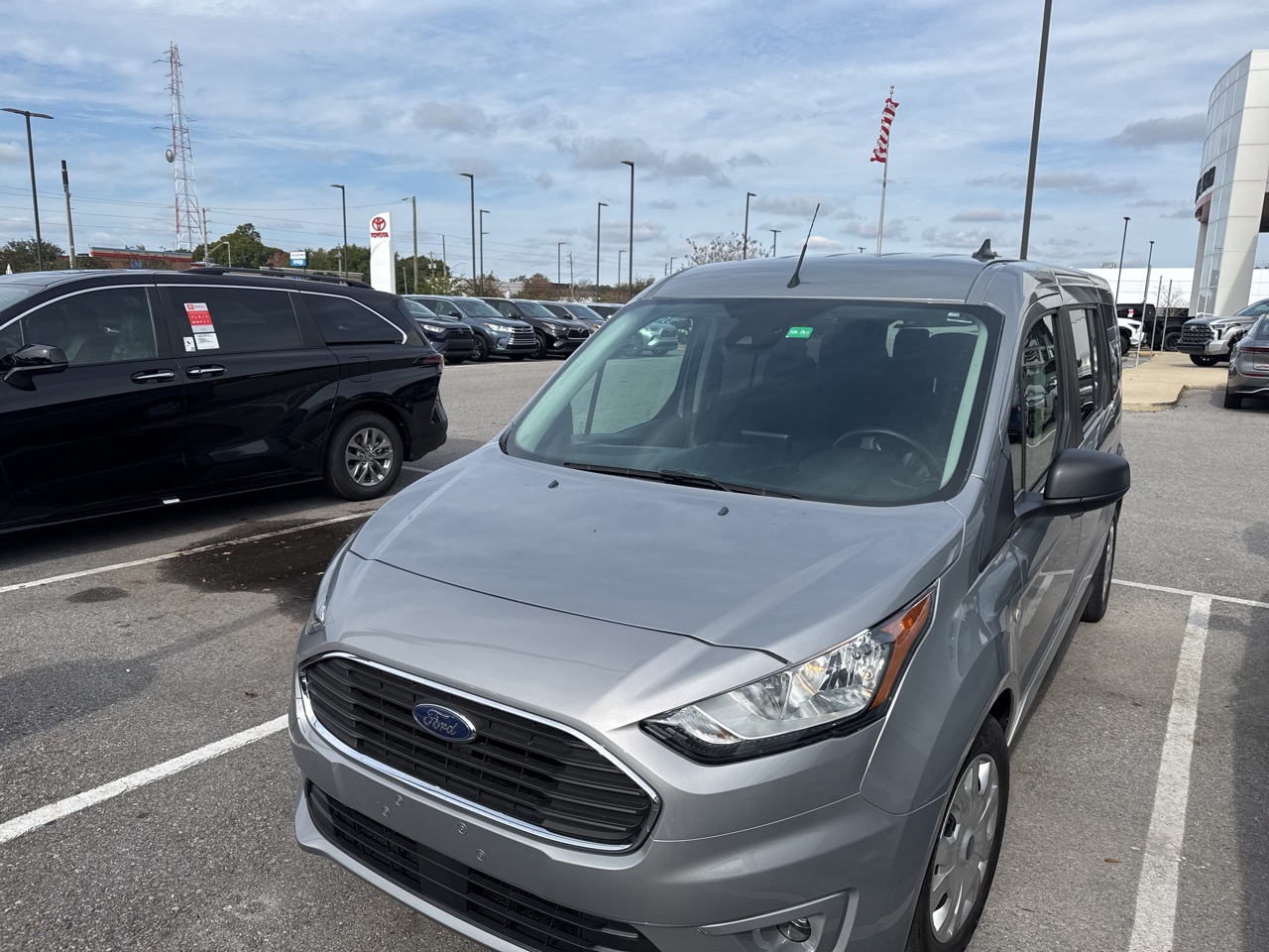 2022 Ford Transit Connect XLT's photo