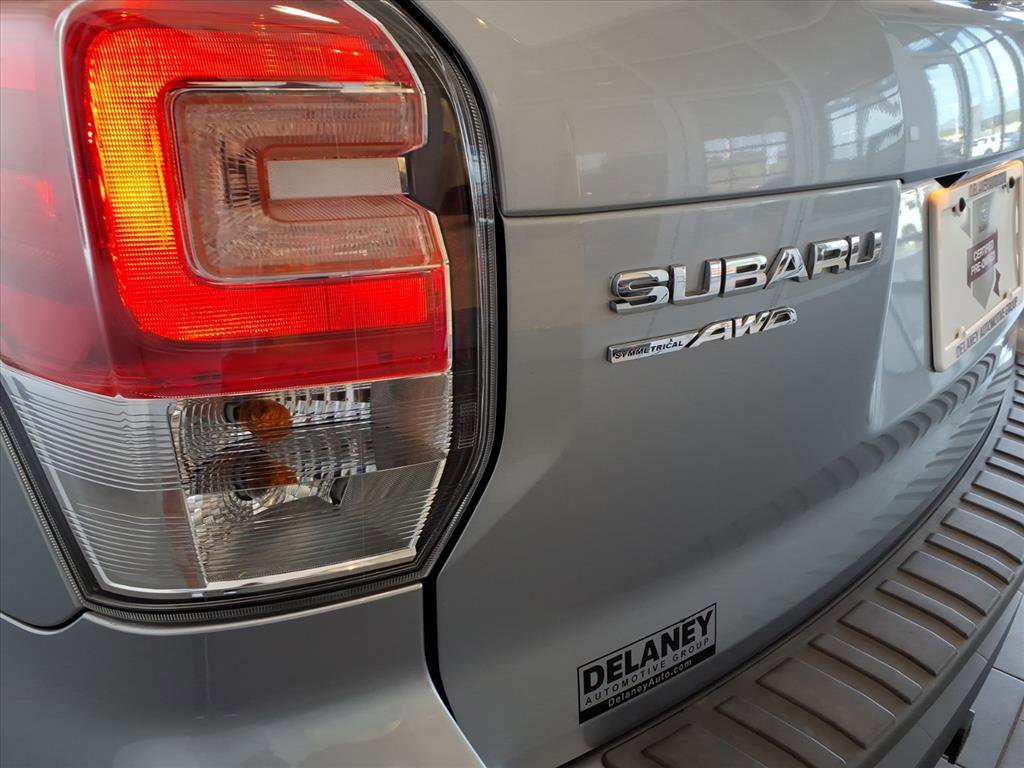 2018 Subaru Forester Premium photo 16