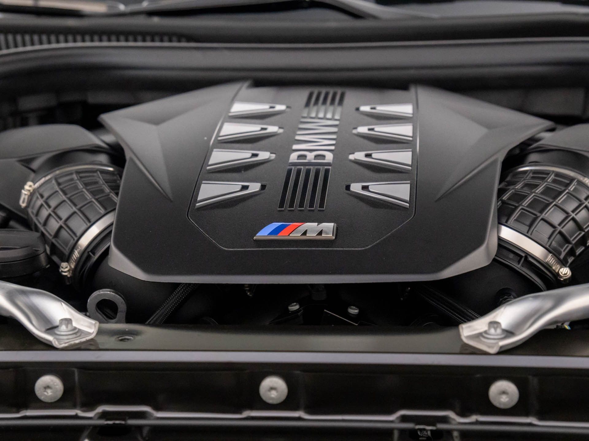 New 2026 Mineral White Metallic BMW M60i image 31