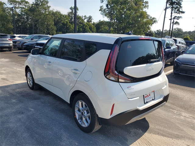 2025 Kia Soul S photo 2