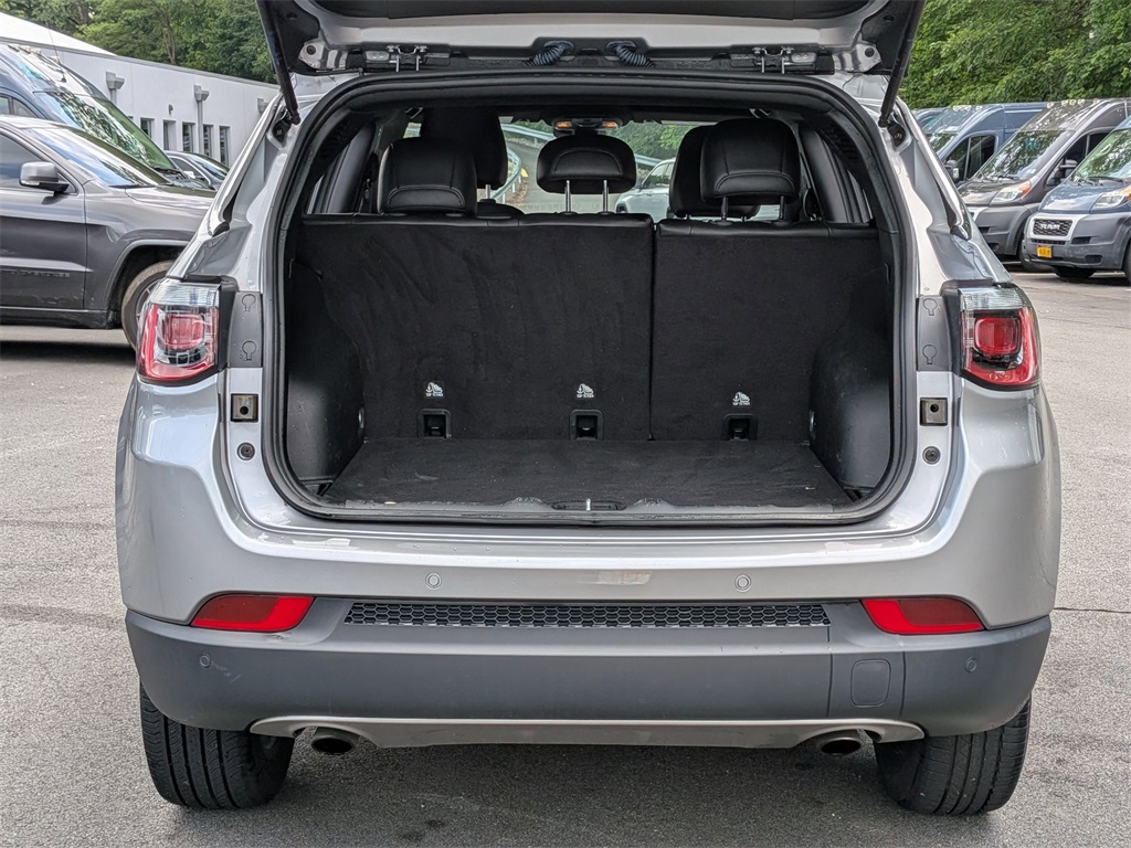 2023 Jeep Compass Limited photo 5