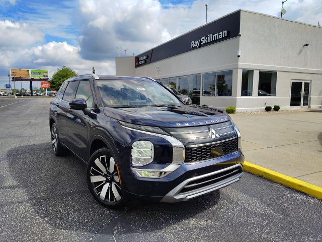 2025 Mitsubishi Outlander SEL's photo