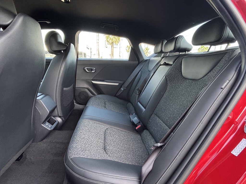 2025 Kia K4 GT-Line photo 16