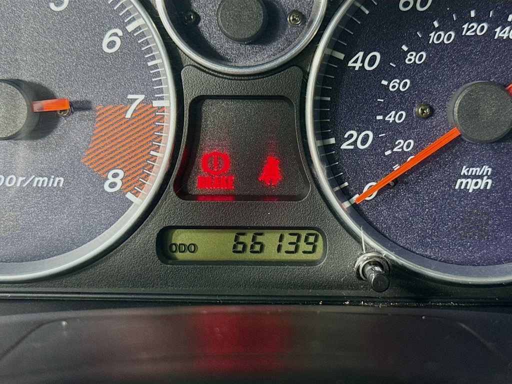 1999 Mazda MX-5 Miata Miata Base photo 4