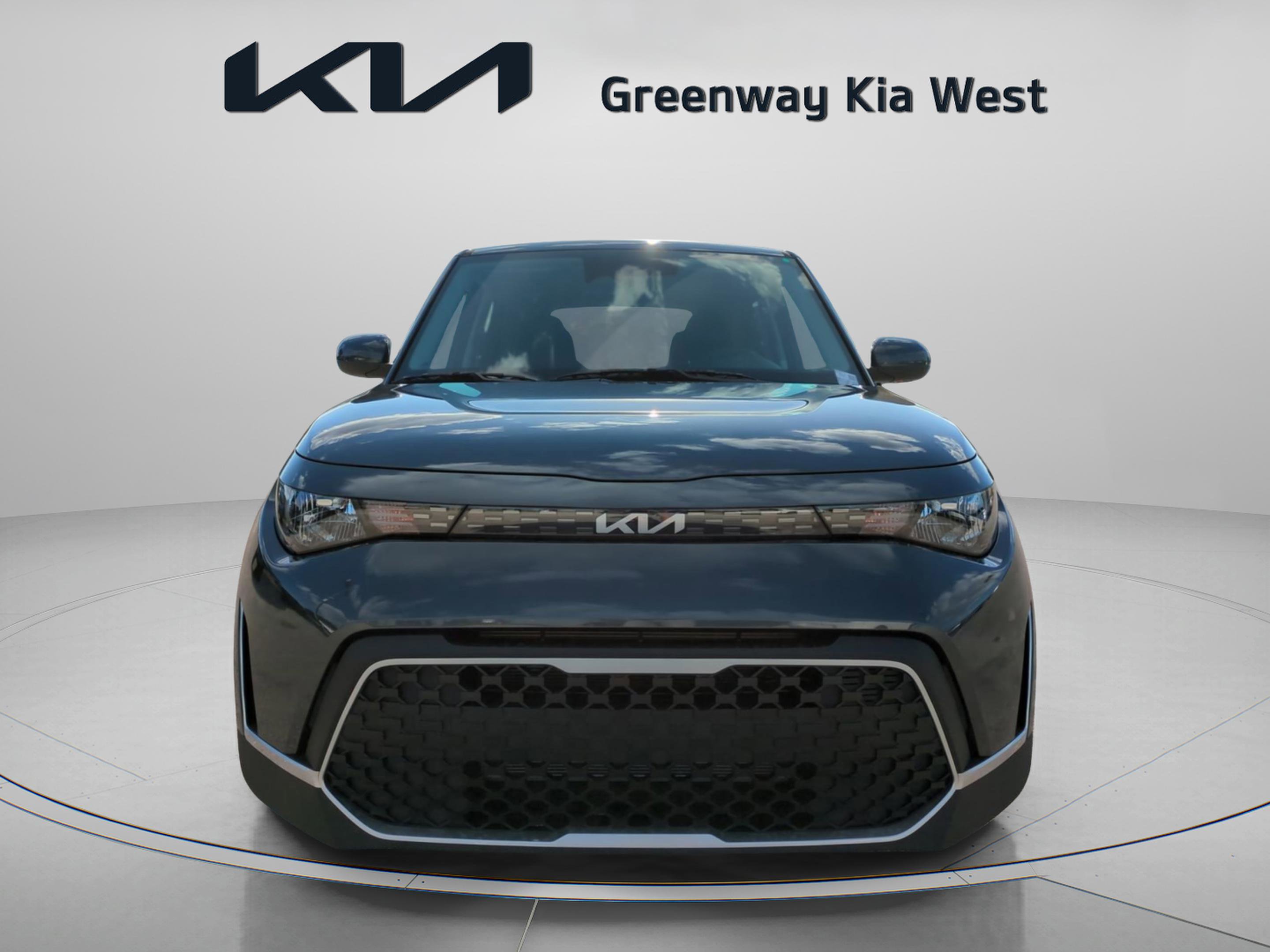 2025 Kia Soul LX photo 2