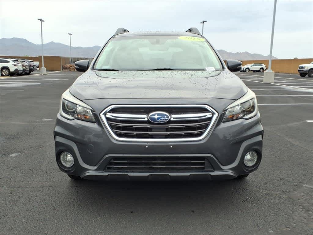 2019 Subaru Outback Premium photo 2