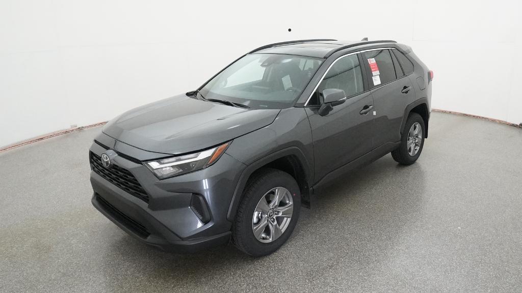 2025 Toyota RAV4 XLE's photo