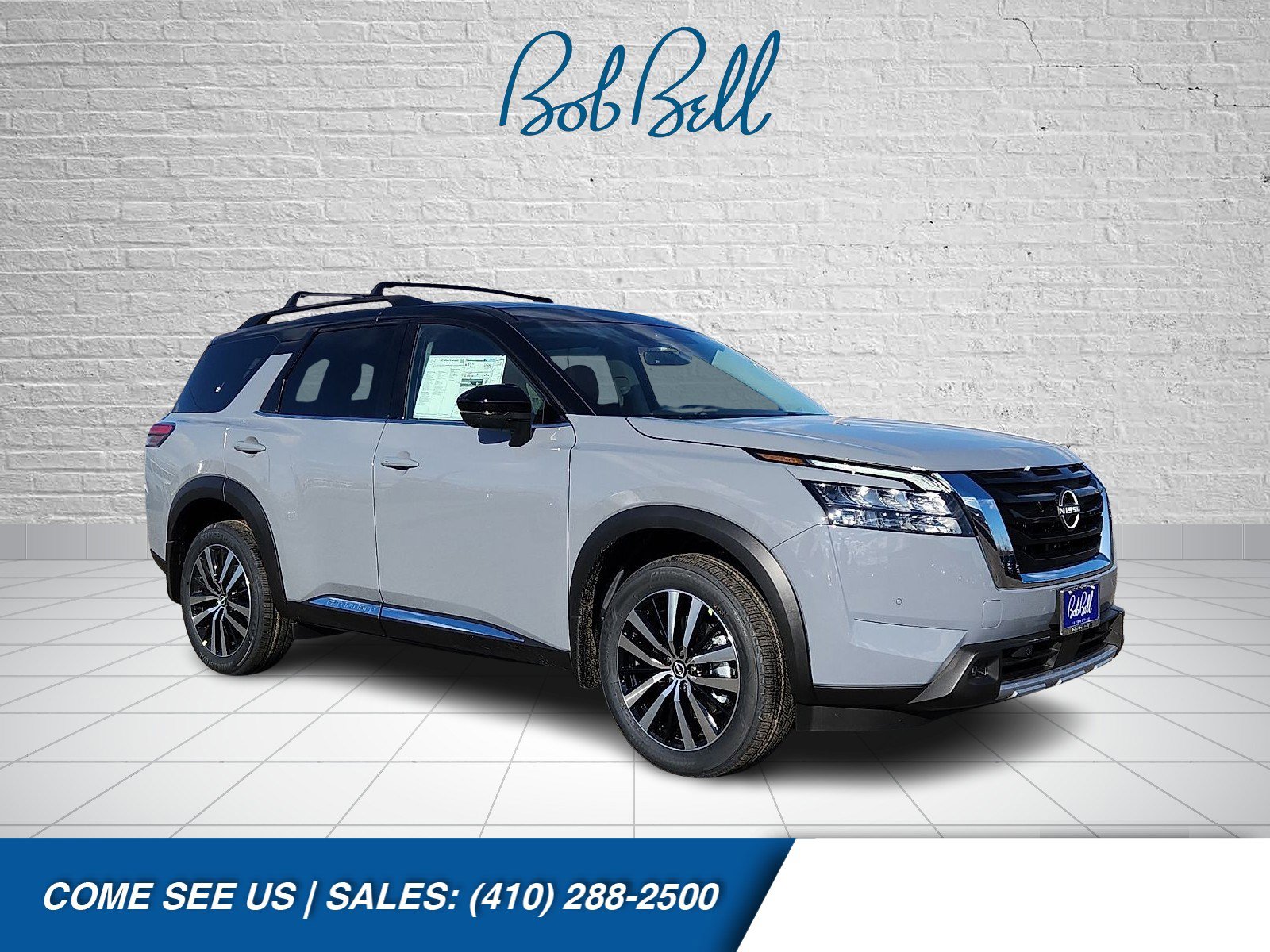 2025 Nissan Pathfinder Platinum's photo