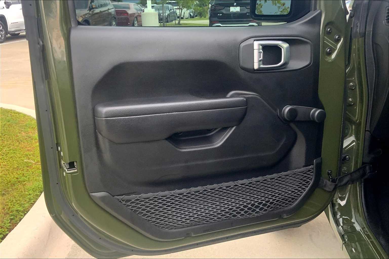 2023 Jeep Gladiator Sport photo 25