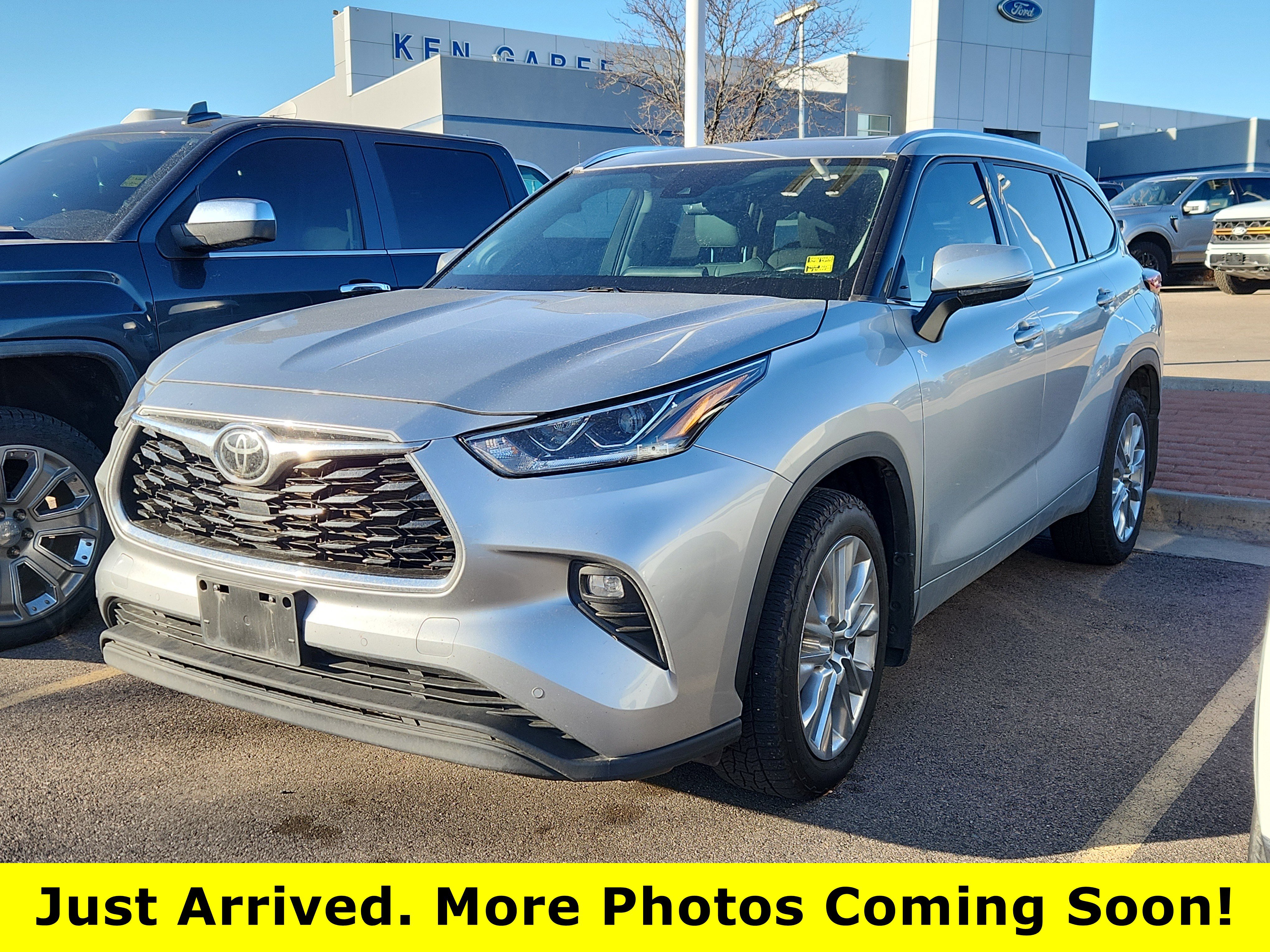 2021 Toyota Highlander Limited's photo