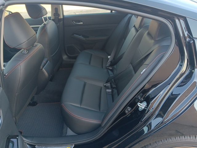 2025 Nissan Altima 2.5 SR photo 2