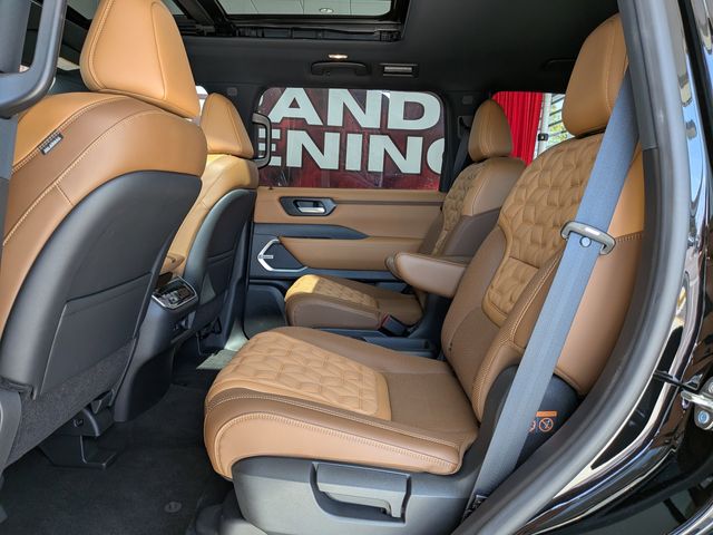 2025 Nissan Armada Platinum Reserve photo 10