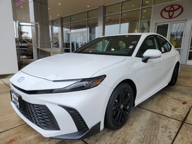 2026 Toyota Camry SE photo 4