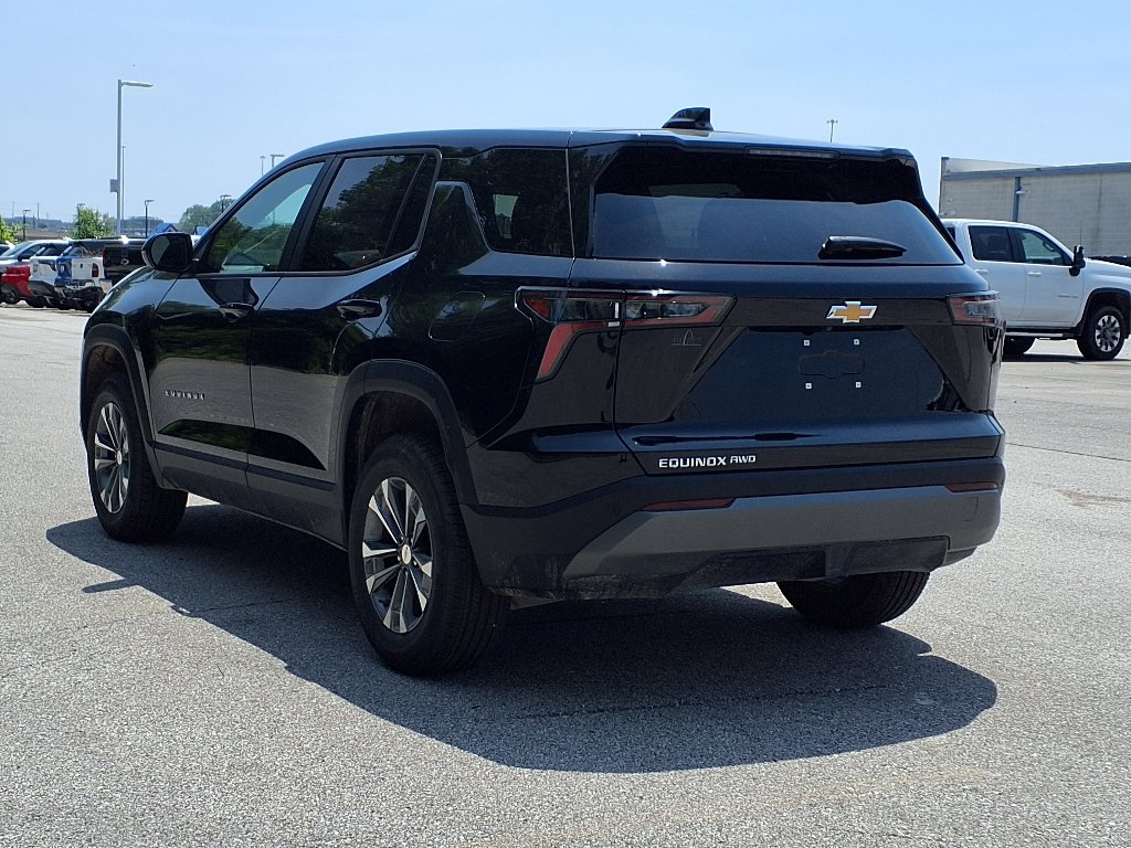 2026 Chevrolet Equinox LT photo 4