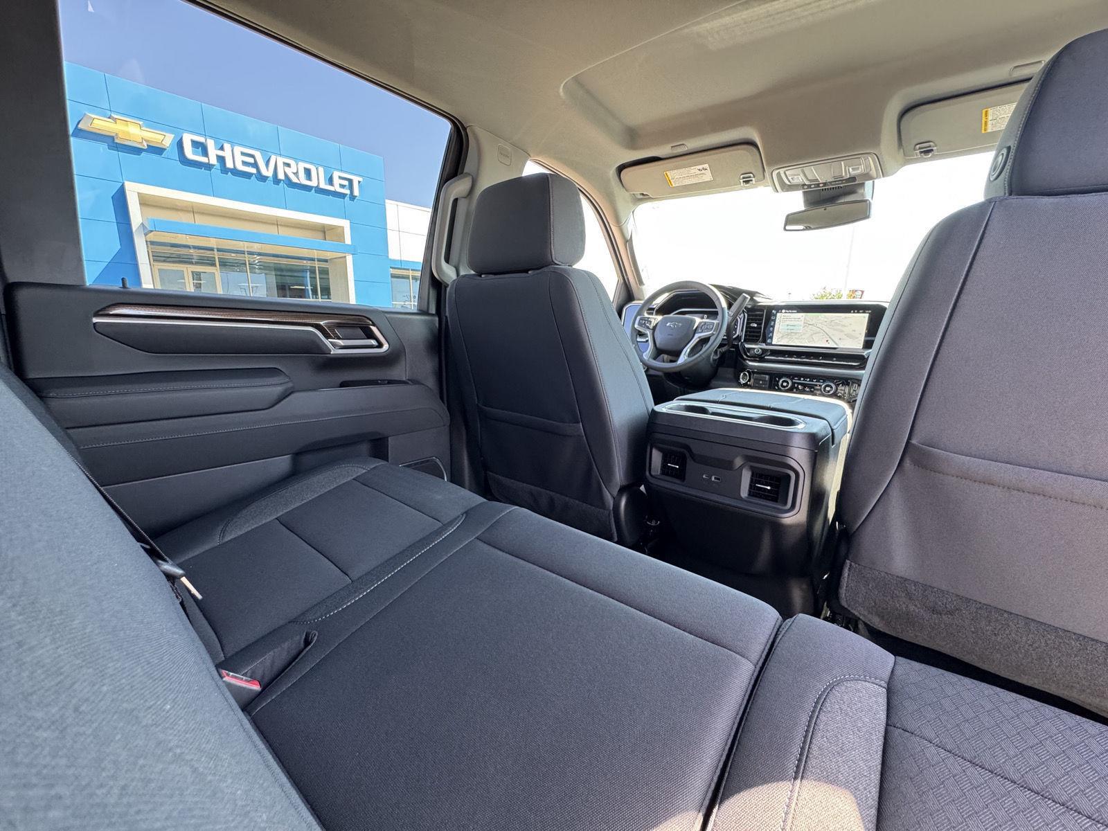 2026 Chevrolet Silverado 2500HD LT photo 2