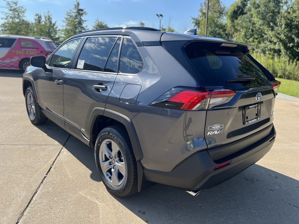 2025 Toyota RAV4 Hybrid LE photo 3
