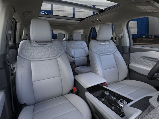 2025 Ford Explorer Platinum photo 8