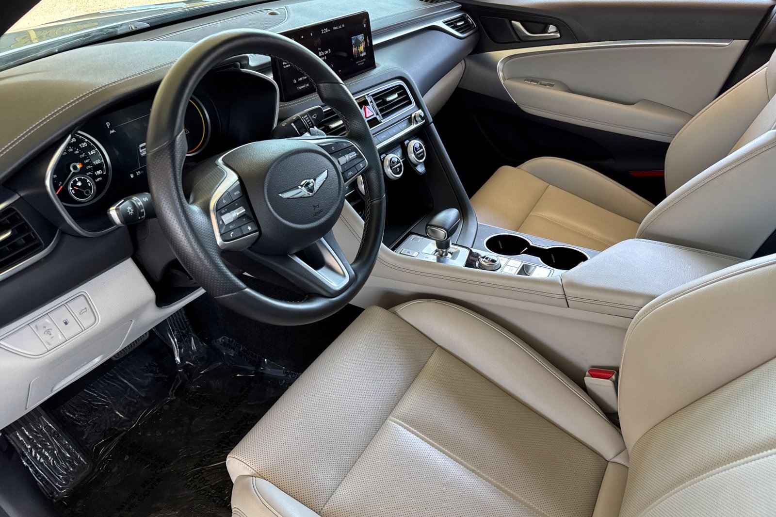 2023 Genesis G70 2.0T photo 10
