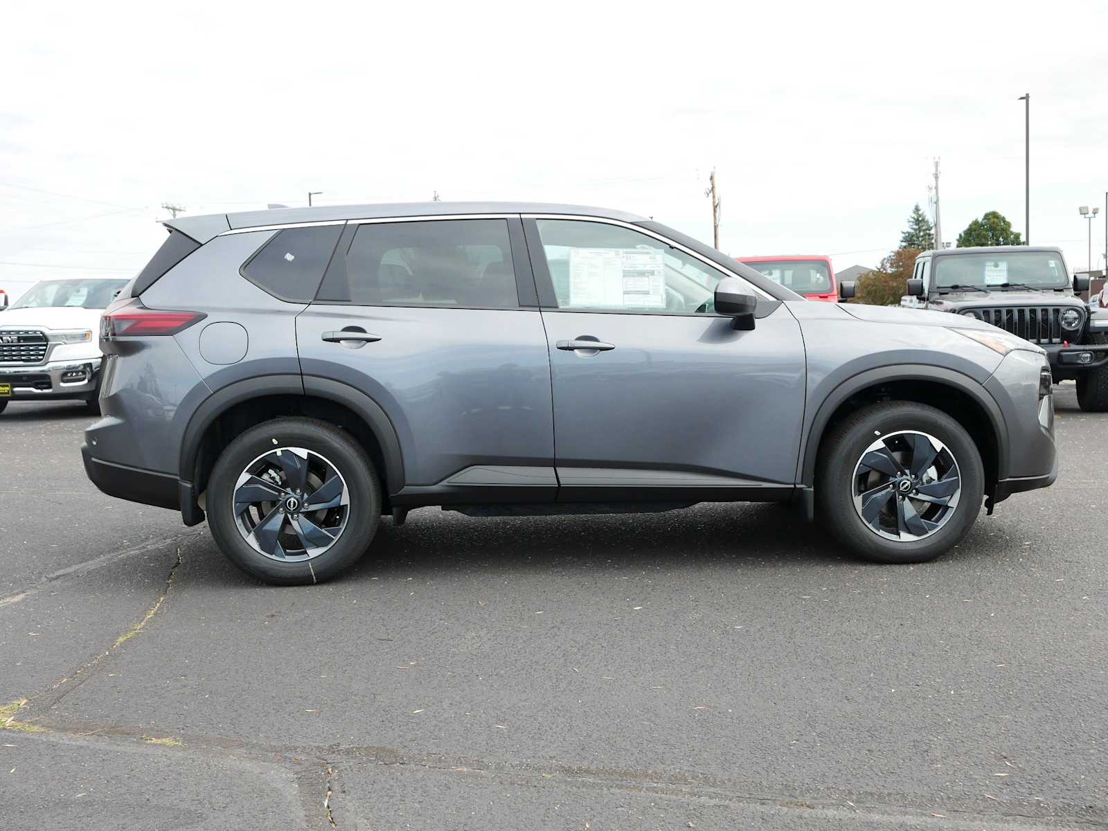 2026 Nissan Rogue SV photo 3