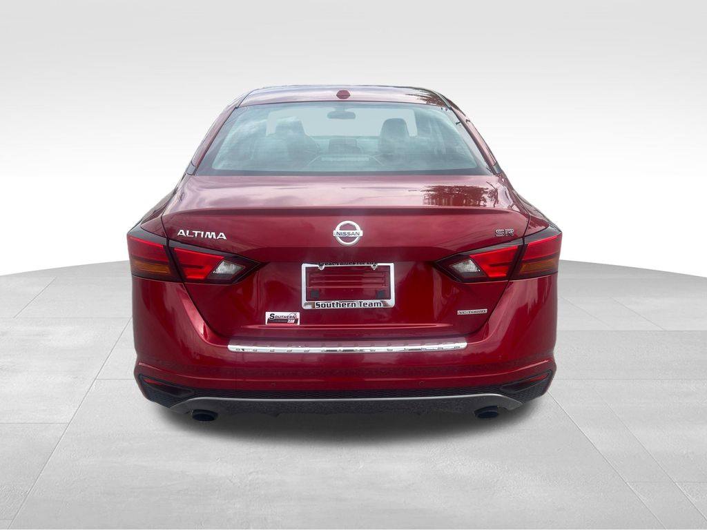 2022 Nissan Altima SR photo 4