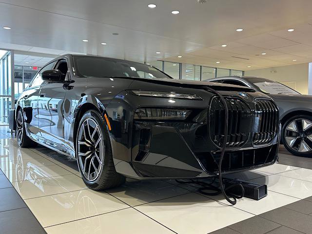 New 2025 Black Sapphire Metallic BMW 760i xDrive image 1