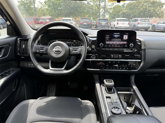 2023 Nissan Pathfinder SV photo 18