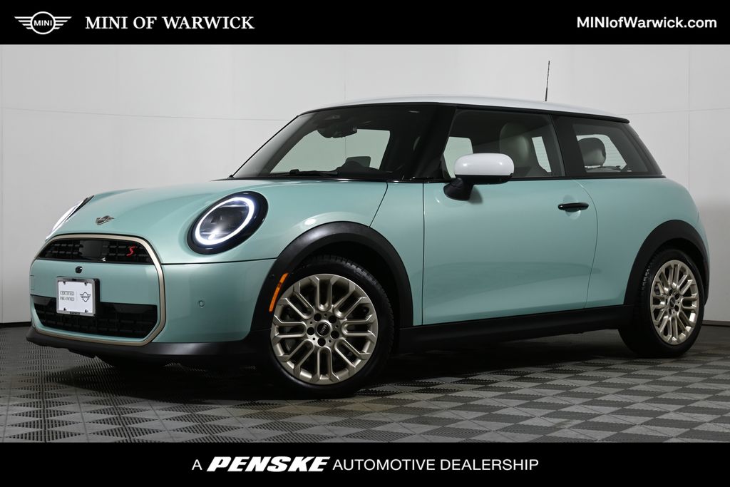 2025 MINI Hardtop 2 Door S's photo