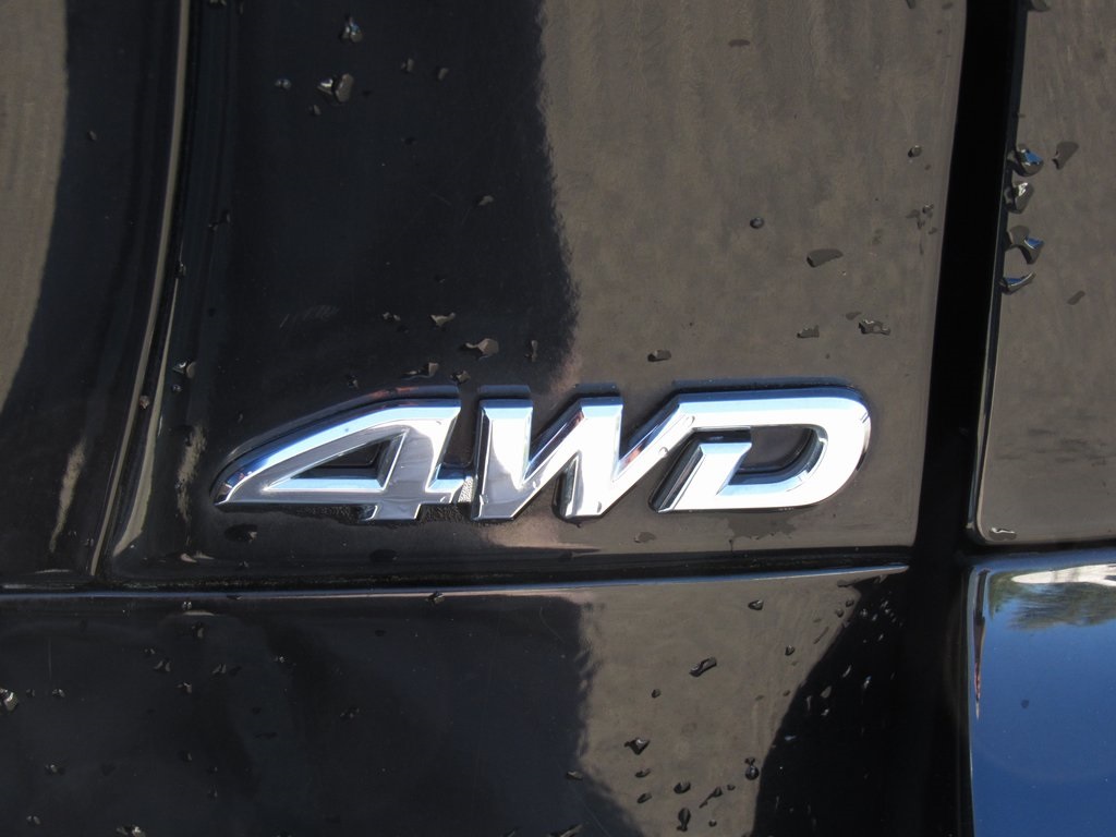 2011 Toyota RAV4 LE photo 9