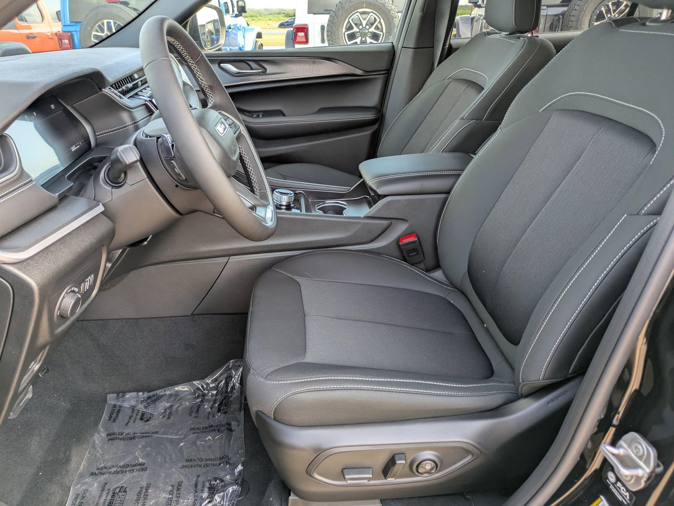 2025 Jeep Grand Cherokee Laredo X photo 8
