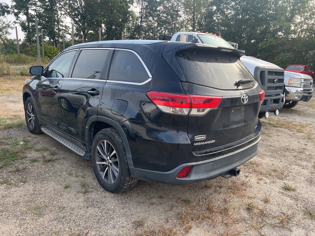 2017 Toyota Highlander SE XLE photo 2