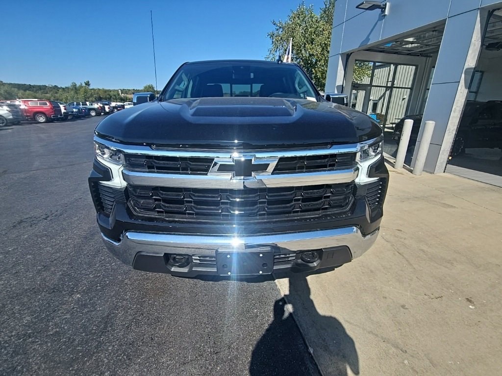 2026 Chevrolet Silverado LT photo 2