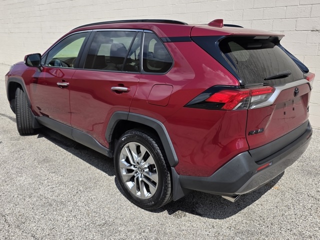 2019 Toyota RAV4 Limited photo 2