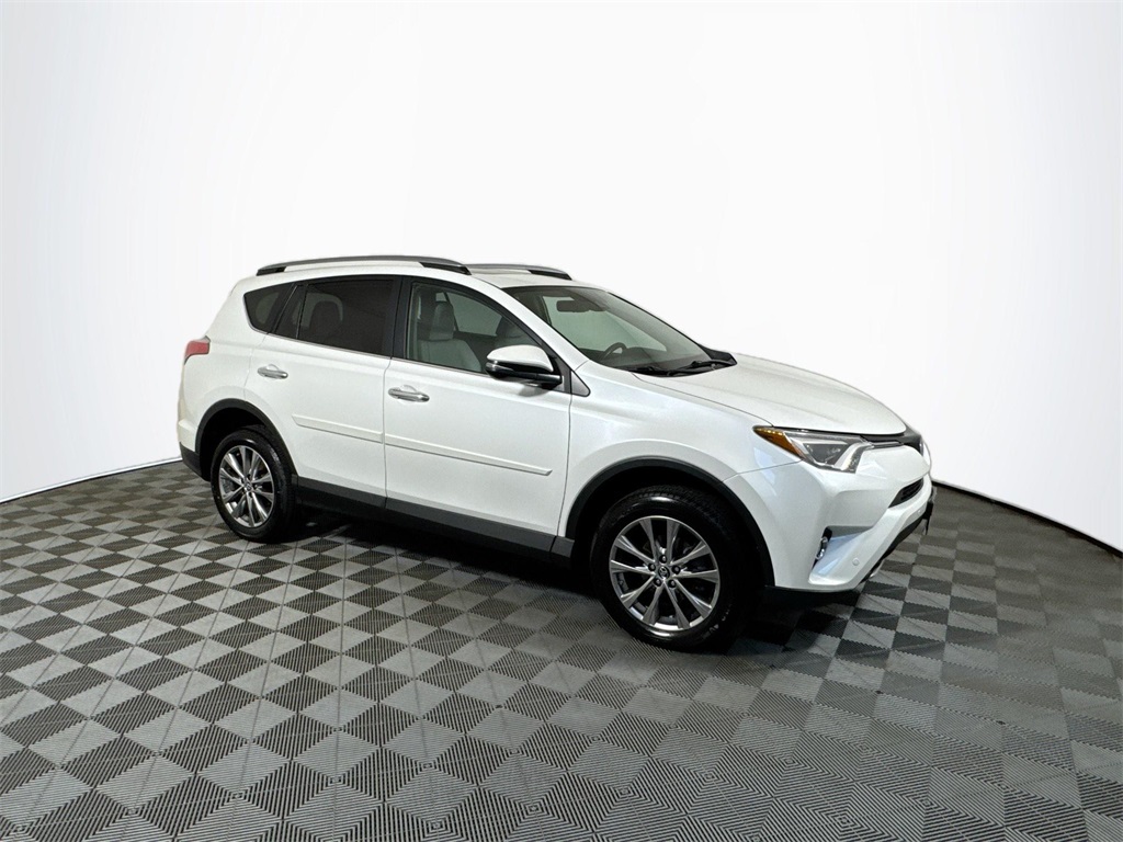 2017 Toyota RAV4 Limited photo 5