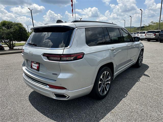 2024 Jeep Grand Cherokee Overland photo 4