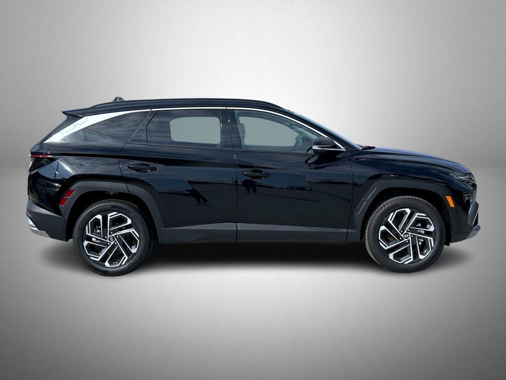 2025 Hyundai Tucson Limited photo 3