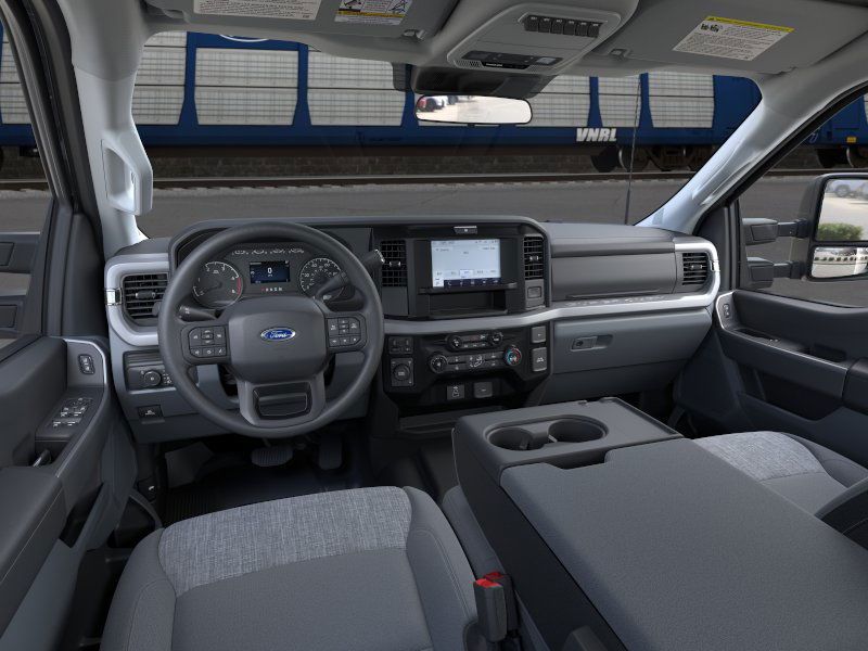 2026 Ford F-550 XLT photo 7