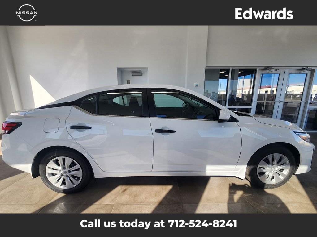 2025 Nissan Sentra S's photo