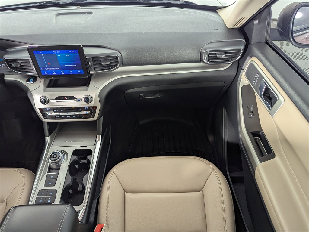 2020 Ford Explorer XLT photo 13